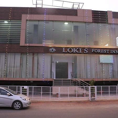 Lokis Forest Inn Hyderabad Bagian luar foto