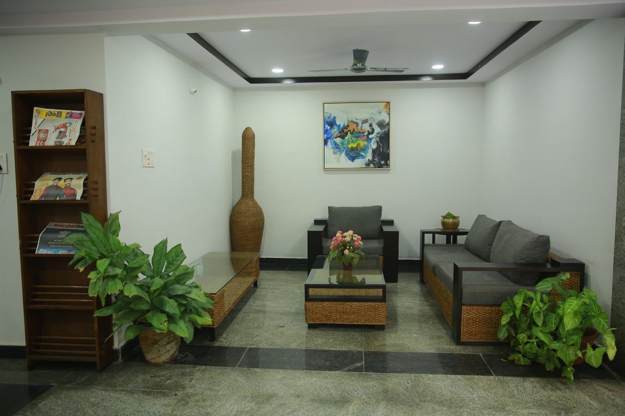 Lokis Forest Inn Hyderabad Bagian luar foto